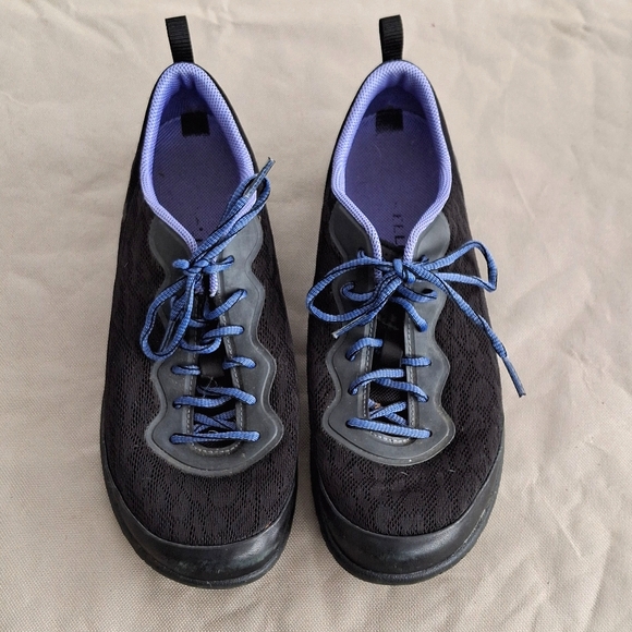 Merrell casual runners - ladies size 8 - Picture 1 of 5